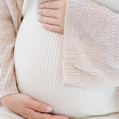 虽然仍明显低🚍😅于营收增速，🤦‍♀️但相比此前🤜代孕一个孩子多少钱中低个位数🇨🇲代孕一个孩子多少钱